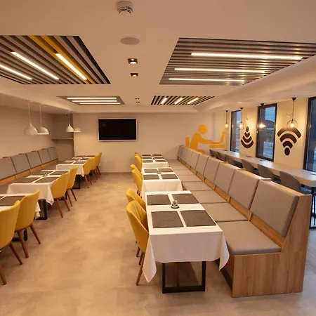 Valent Business 酒店 阿克恰伊